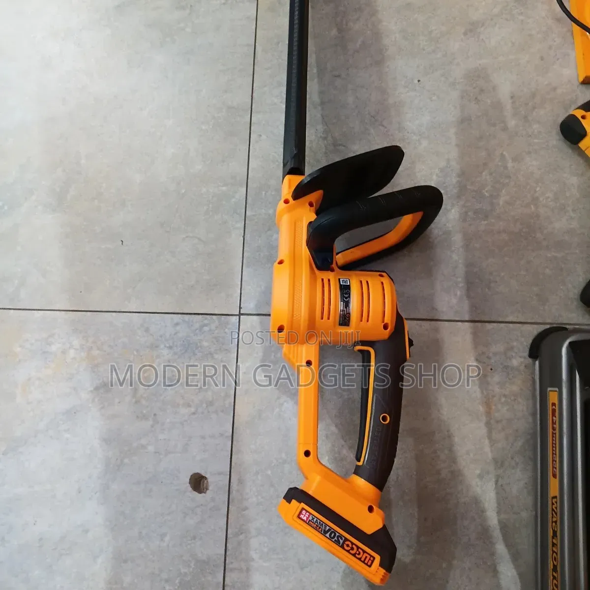 Cordless Hedge Trimmer