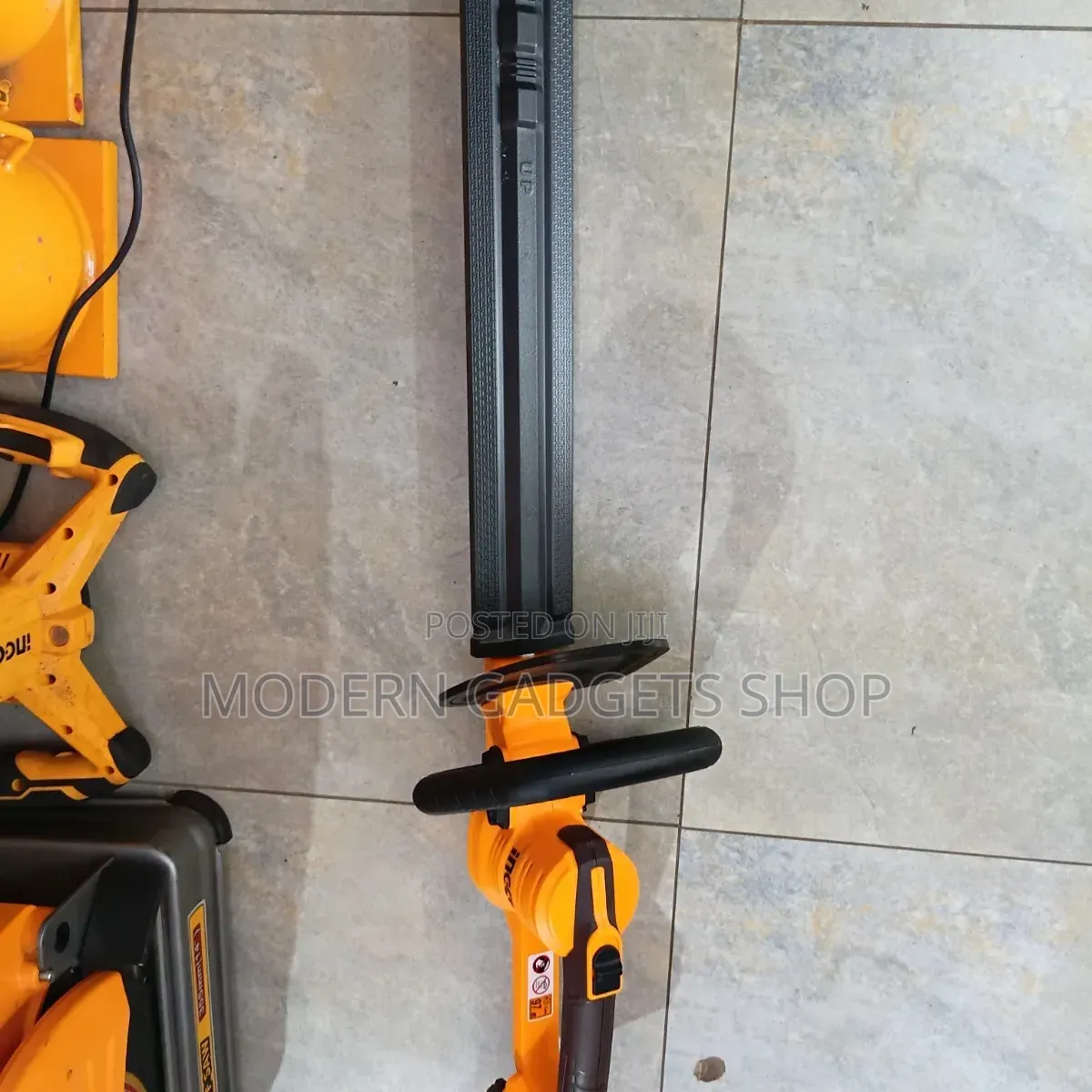 Cordless Hedge Trimmer