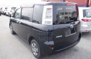 Toyota Sienta 1.5 FWD 2014 Black