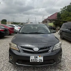 Toyota Corolla S 4dr Sedan (1.8L 4cyl 4A) 2013 Gray