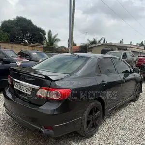Toyota Corolla S 4dr Sedan (1.8L 4cyl 4A) 2013 Gray