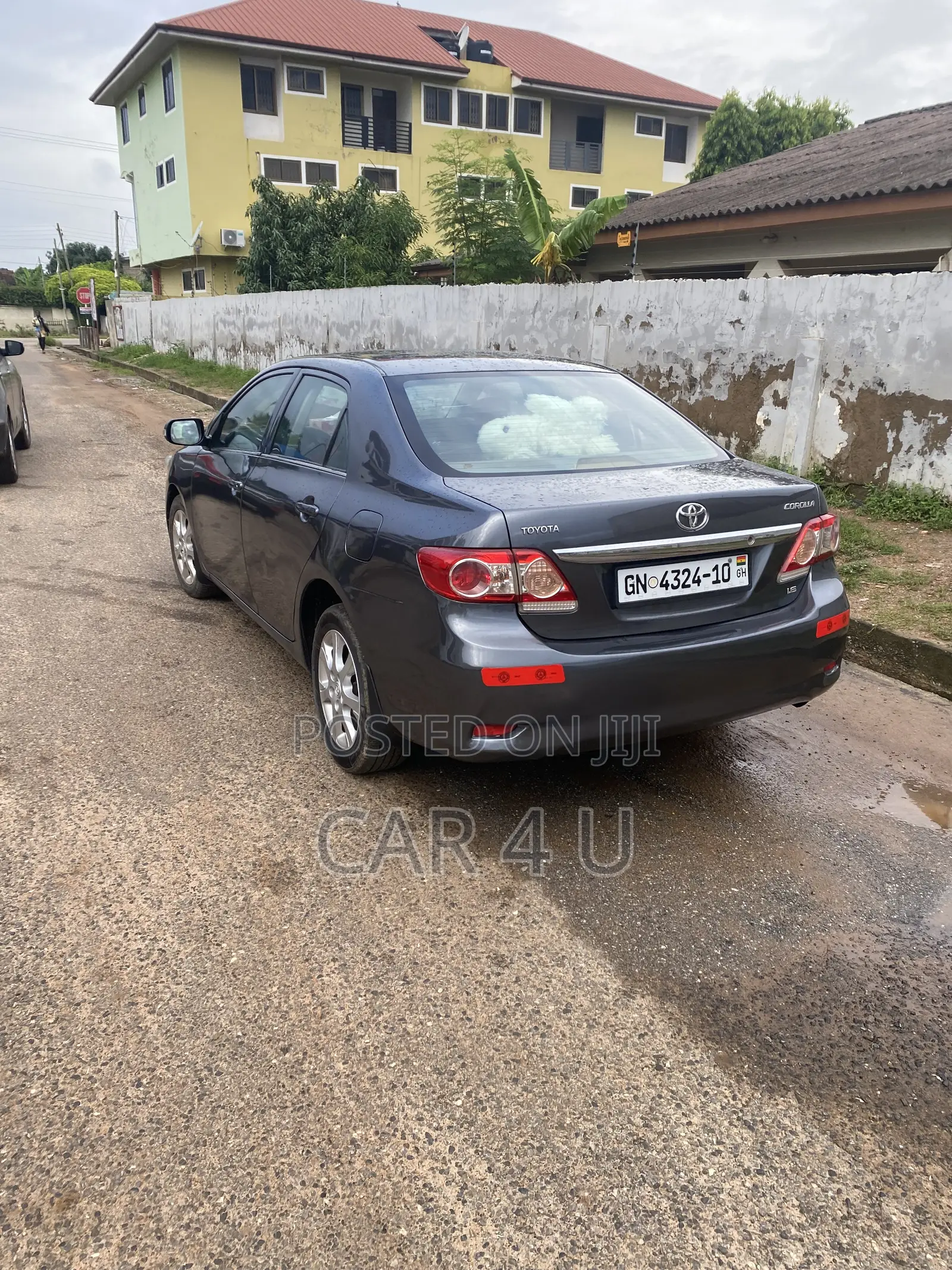 Toyota Corolla LE 4dr Sedan (1.8L 4cyl 4A) 2010 Silver