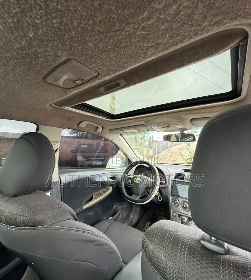Toyota Corolla S 4dr Sedan (1.8L 4cyl 4A) 2013 Gray