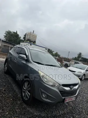 Hyundai Tucson 2013 Silver