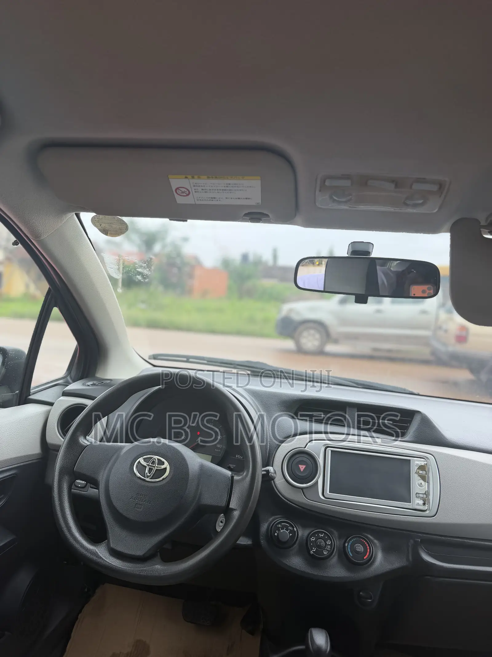Toyota Vitz 2013 Silver
