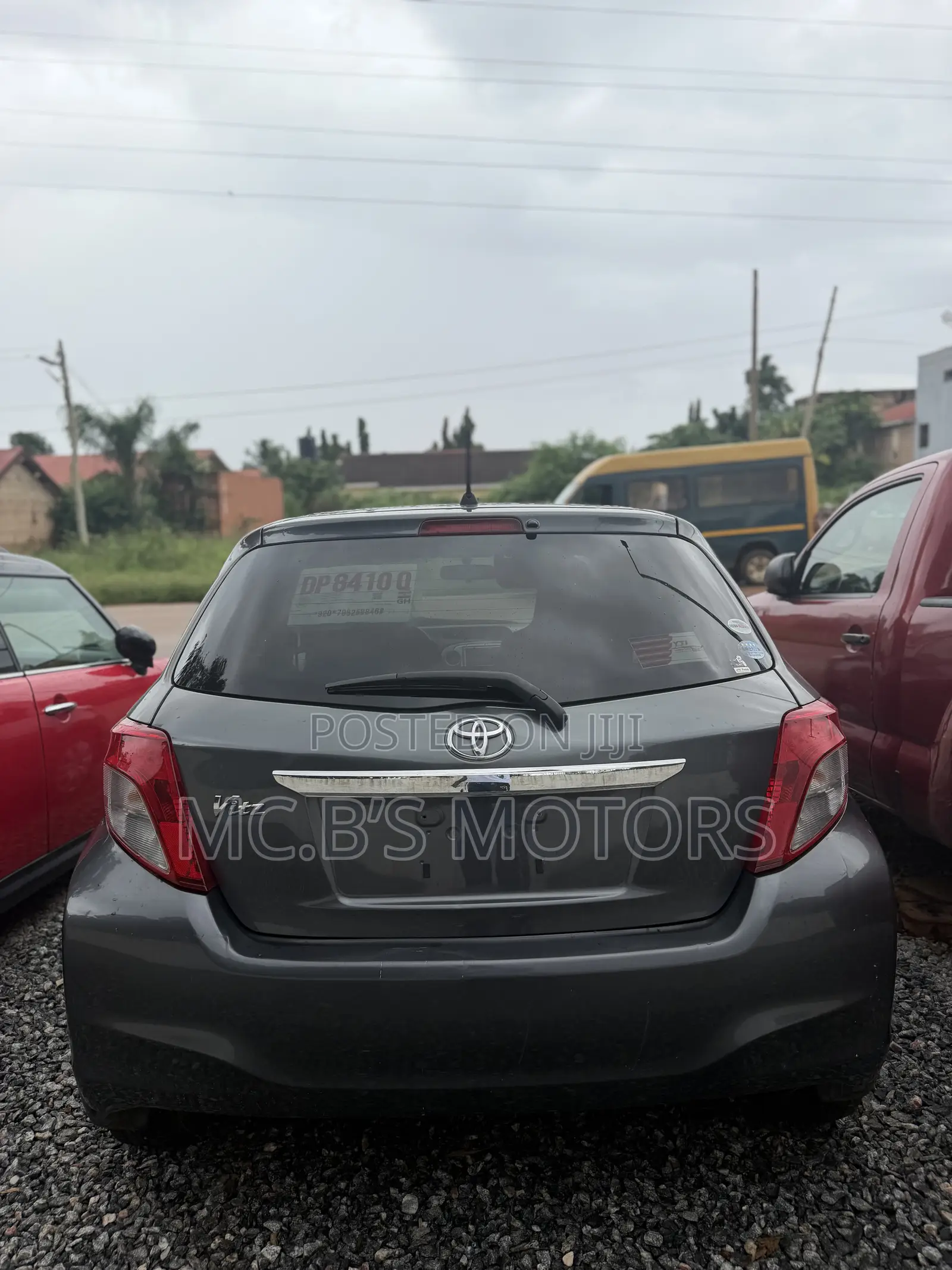 Toyota Vitz 2013 Silver