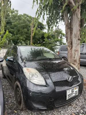 Toyota Vitz 2010 Black