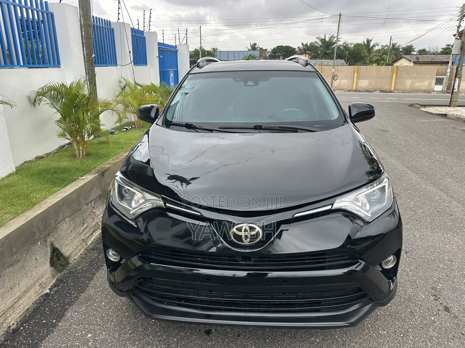 Toyota RAV4 LE 4dr SUV AWD (2.5L 4cyl 6A) 2018 Black