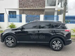 Toyota RAV4 LE 4dr SUV AWD (2.5L 4cyl 6A) 2018 Black