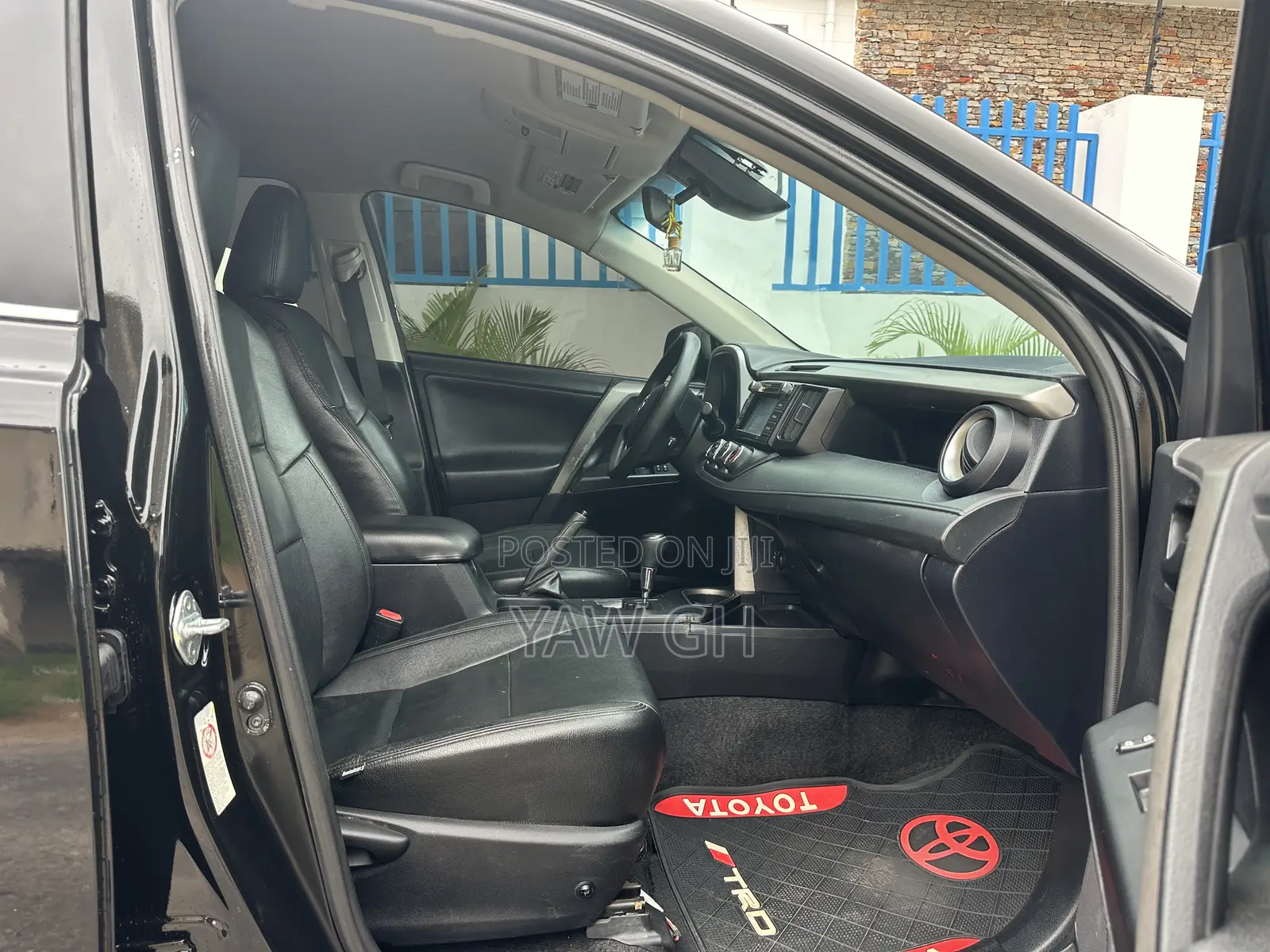 Toyota RAV4 LE 4dr SUV AWD (2.5L 4cyl 6A) 2018 Black