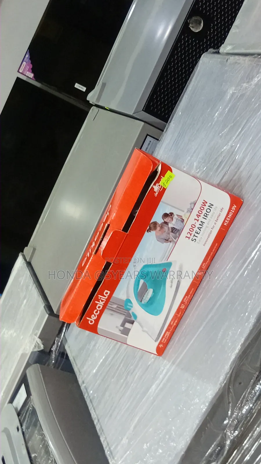 Get Crisp, Wrinkle-Free Clothes in Minutes With Decakila.