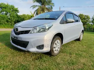 Toyota Vitz 1.3 AWD 5dr 2011 Silver