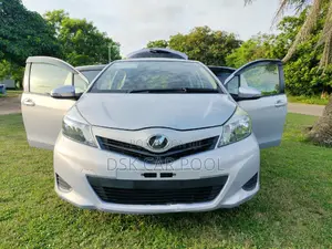 Toyota Vitz 1.3 AWD 5dr 2011 Silver