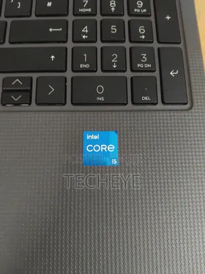 Laptop HP 250 G10 16GB Intel Core i5 SSD 512GB