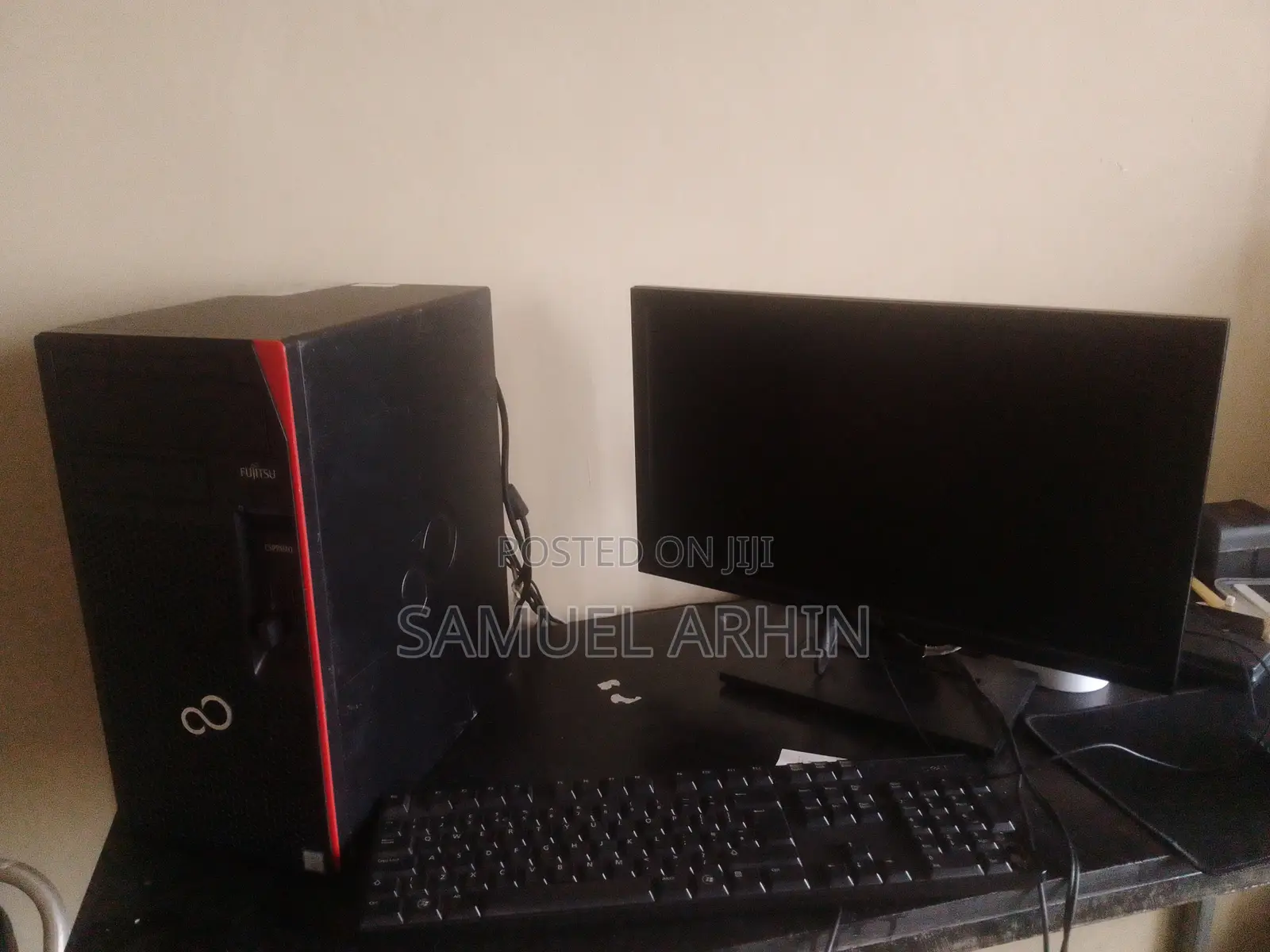 Desktop Computer Fujitsu Esprimo P557/E85+ 8GB Intel Core i5 HDD 1T