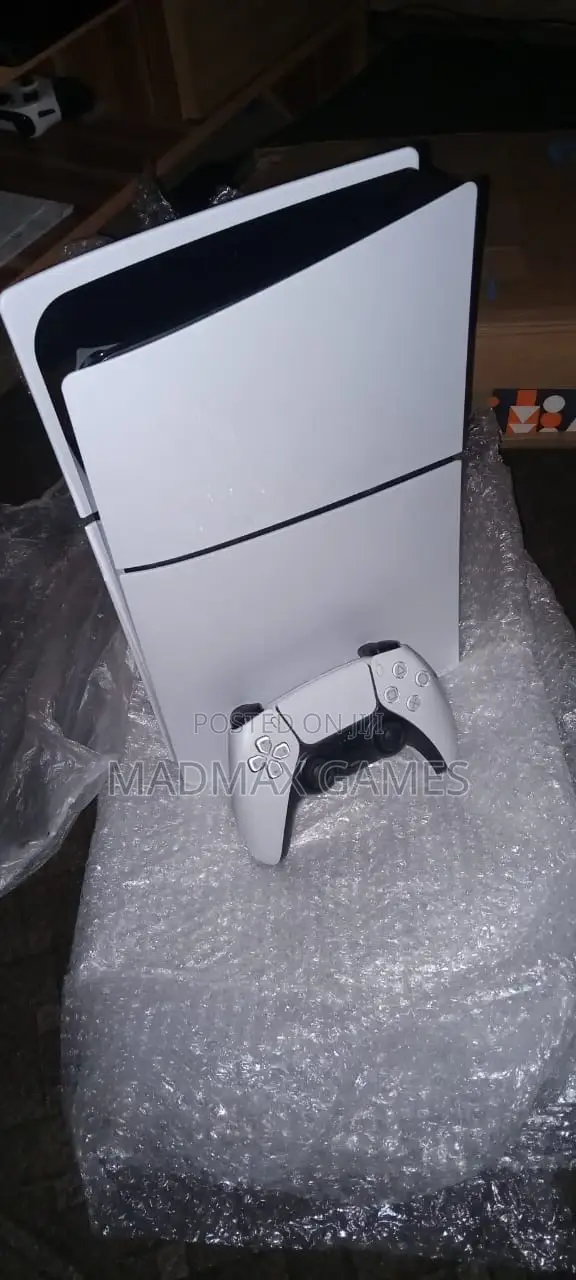 Ps5 Slim Digital With Games and Year Ps Plus-Extra