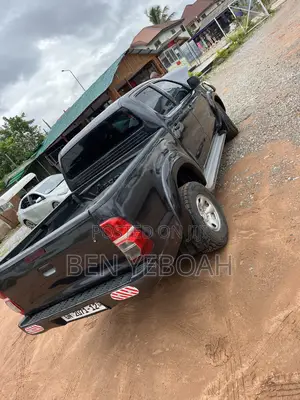Toyota Hilux 2.5 D-4D 4X4 SRX 2012 Black