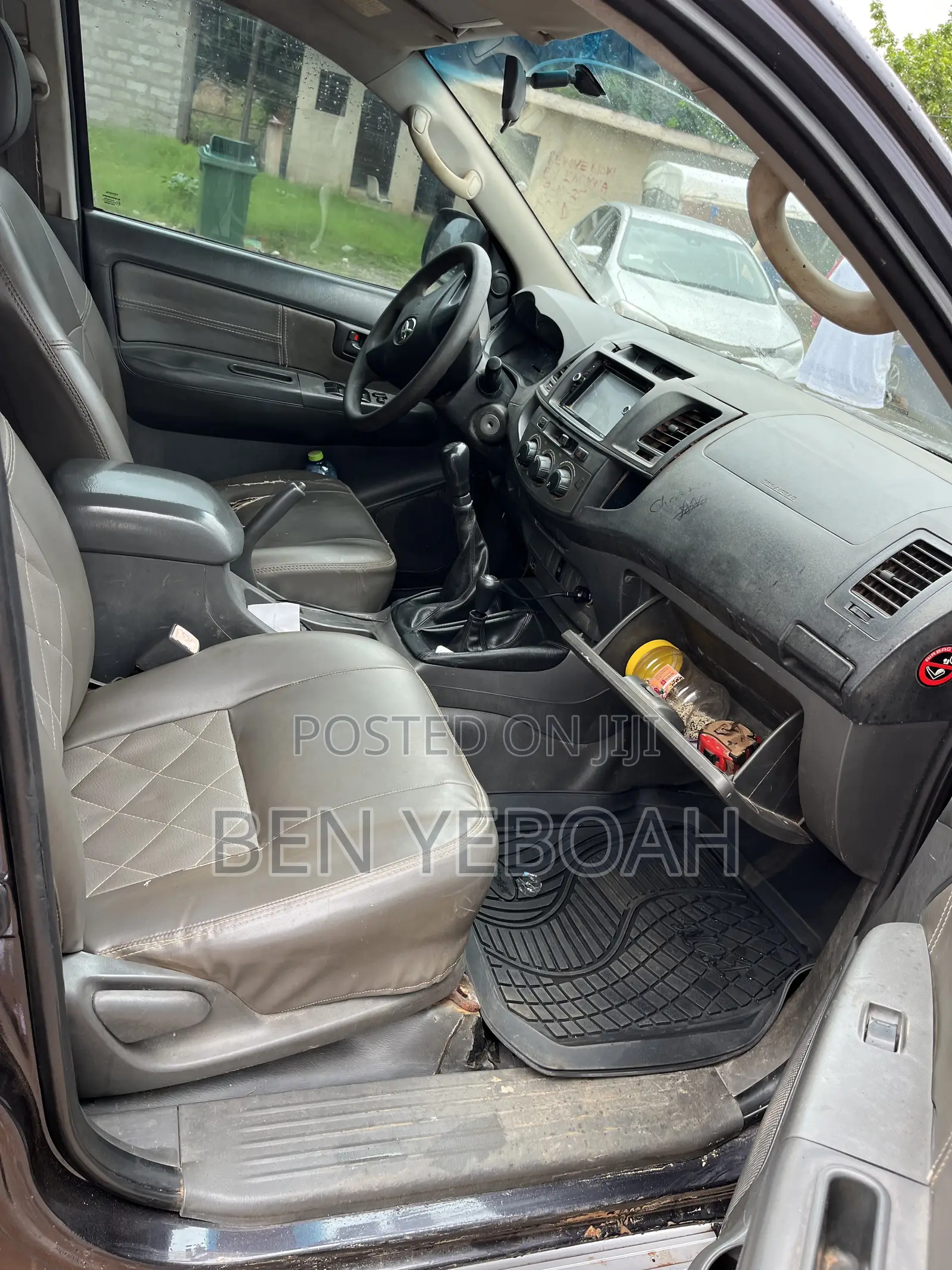 Toyota Hilux 2.5 D-4D 4X4 SRX 2012 Black