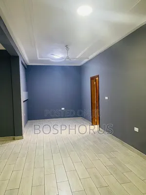 2bdrm Apartment in Lapaz Racecourse, Nyanmekye for rent