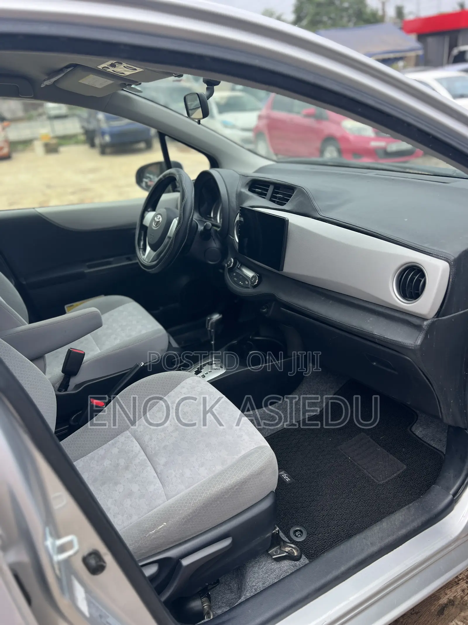 Toyota Vitz 1.3 AWD 5dr 2013 Silver