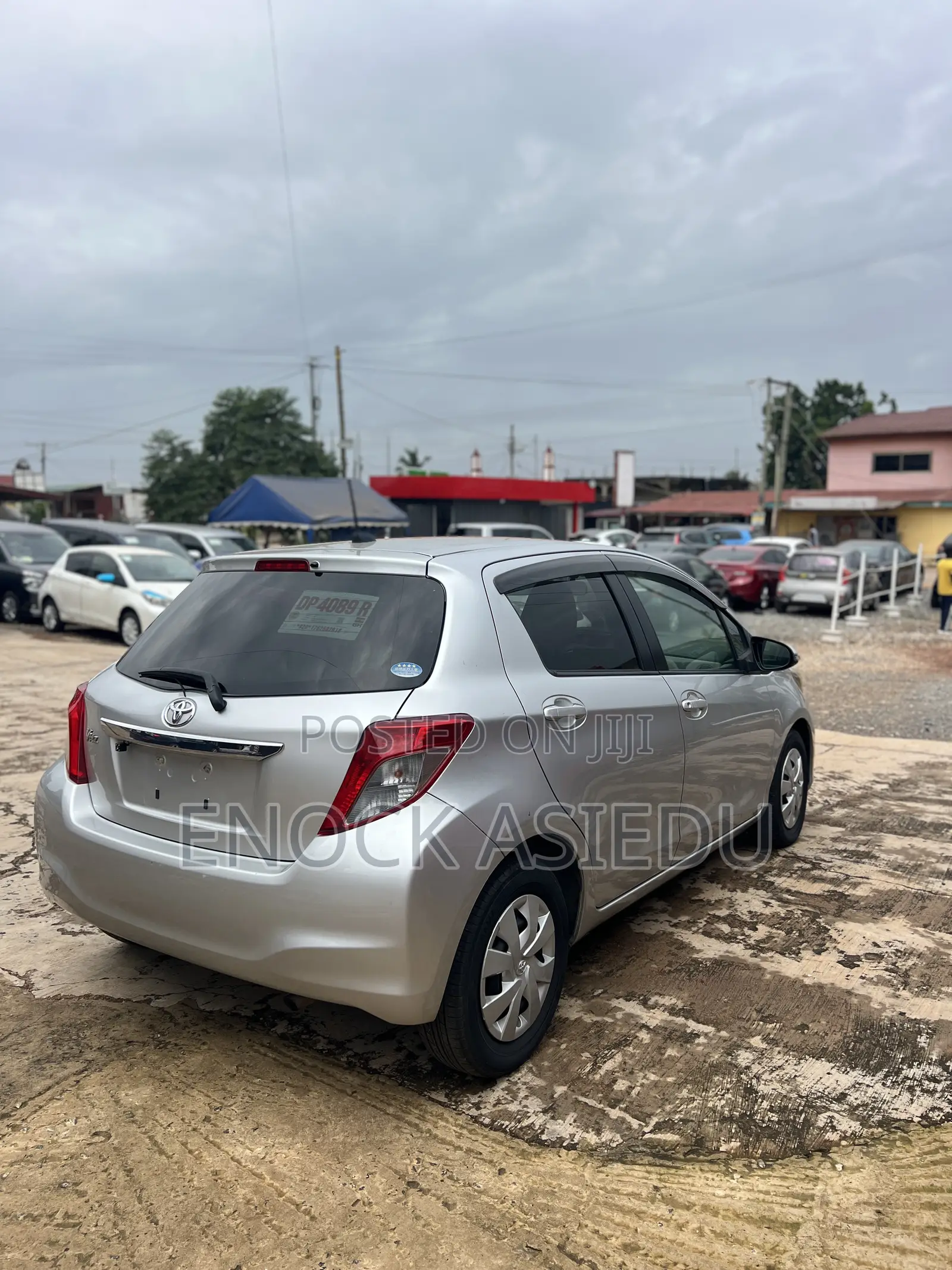 Toyota Vitz 1.3 AWD 5dr 2013 Silver