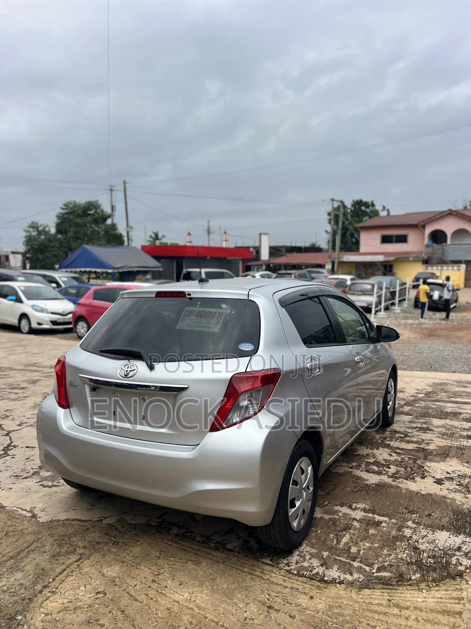 Toyota Vitz 1.3 AWD 5dr 2013 Silver