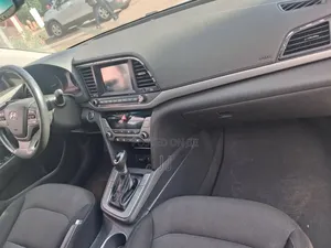 Hyundai Elantra 2018 White