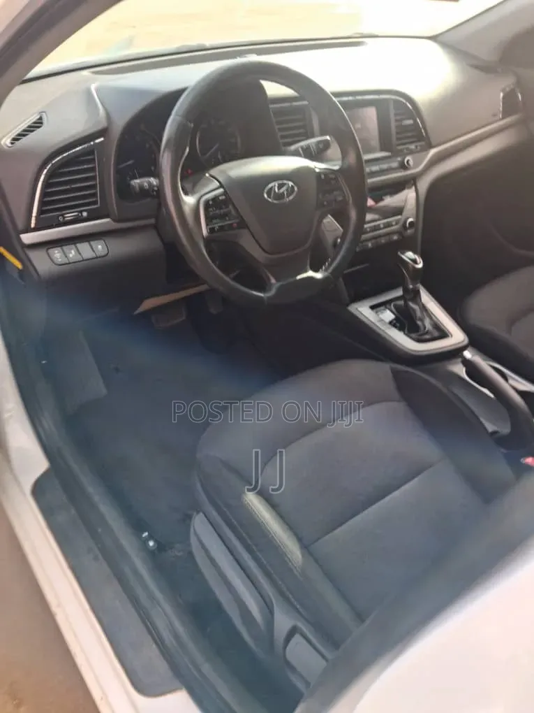 Hyundai Elantra 2018 White