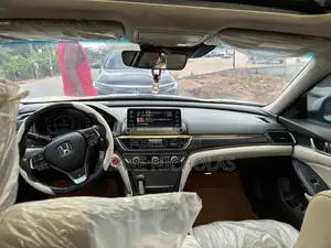 Honda Accord 2018 White