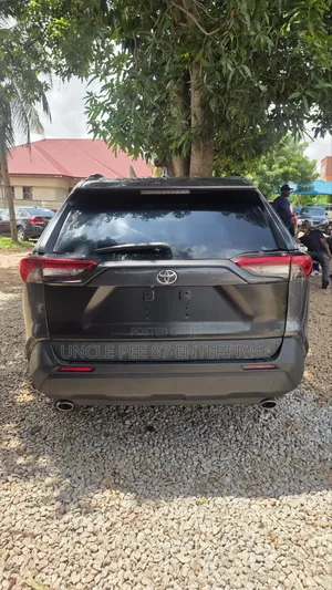 Toyota RAV4 2021 Gray
