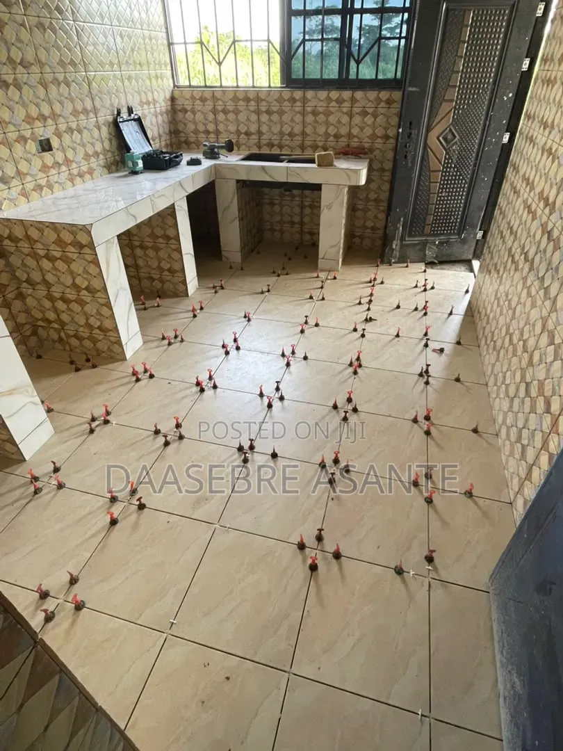 Tiles Leveling Spacers 50pcs in a Bag and Can Reusable