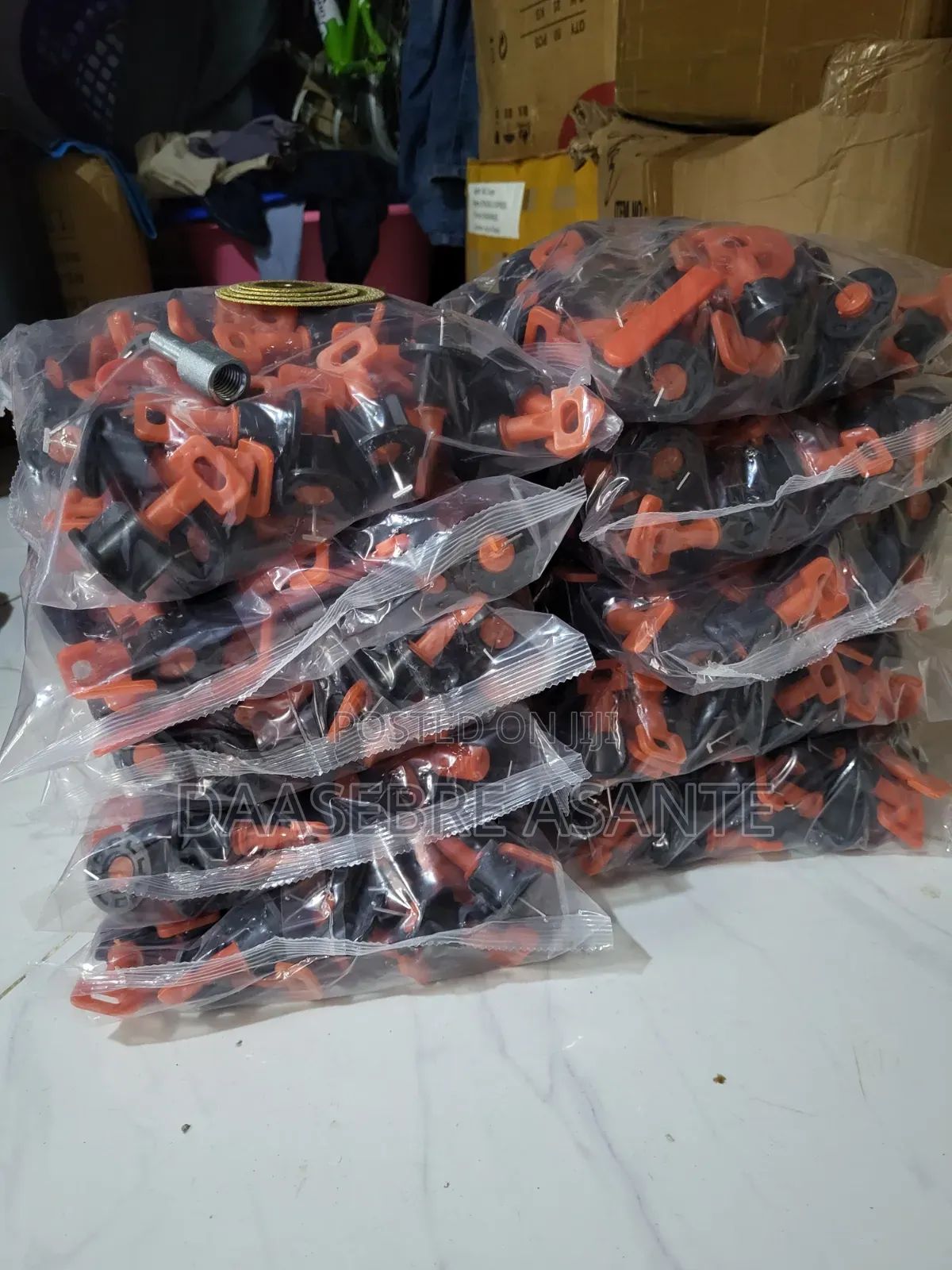 Tiles Leveling Spacers 50pcs in a Bag and Can Reusable