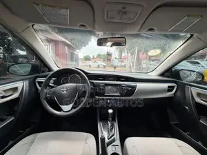 Toyota Corolla LE 4dr Sedan (1.8L 4cyl CVT) 2015 Gray