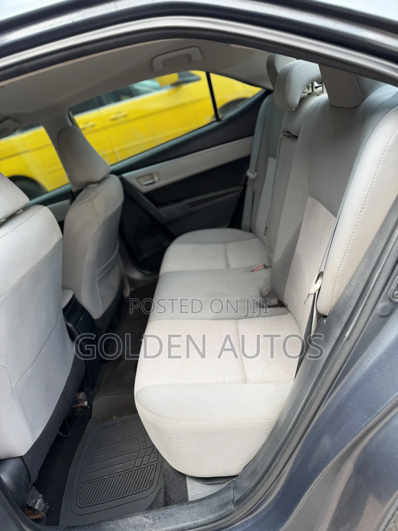 Toyota Corolla LE 4dr Sedan (1.8L 4cyl CVT) 2015 Gray