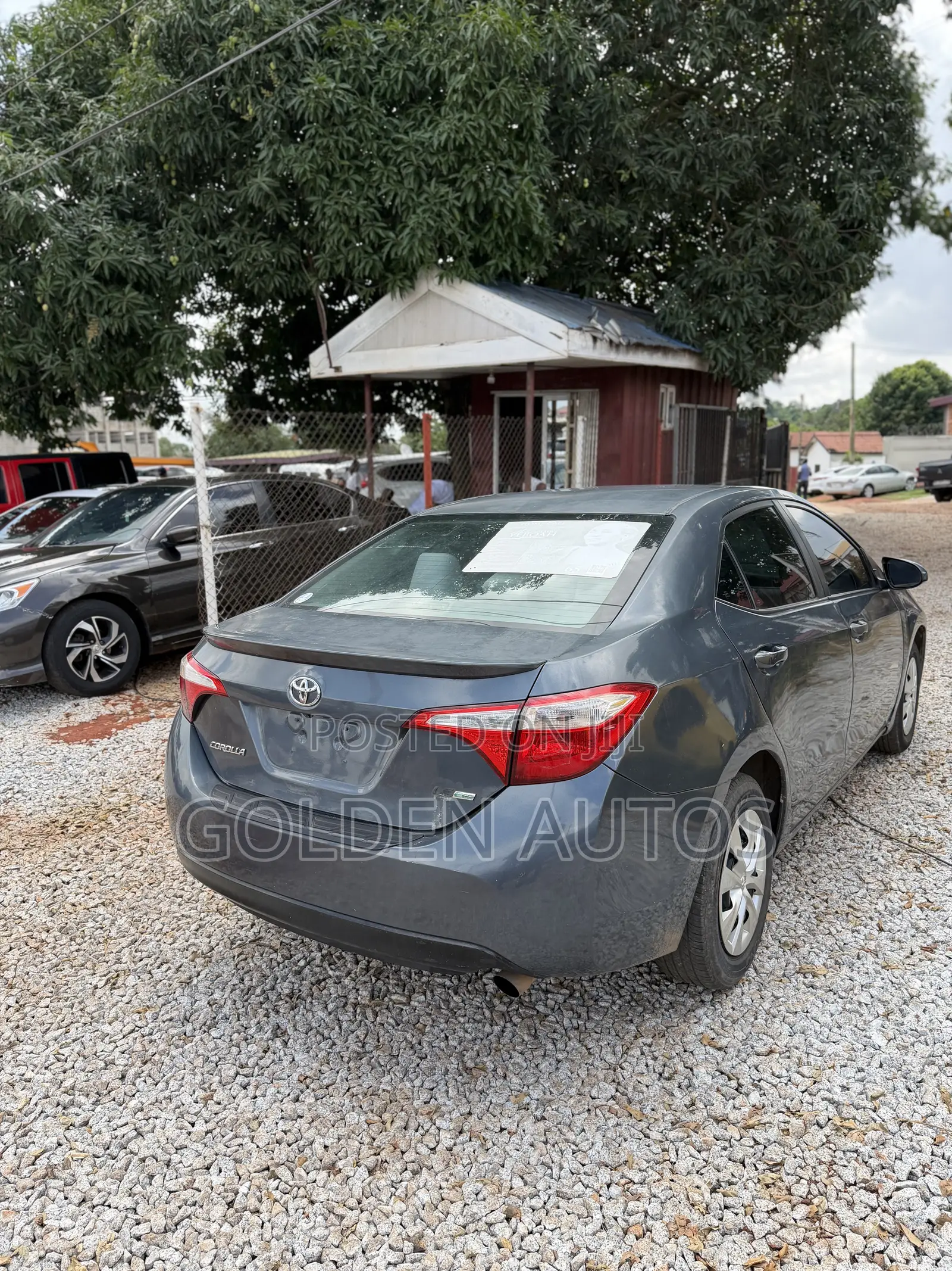 Toyota Corolla LE 4dr Sedan (1.8L 4cyl CVT) 2015 Gray