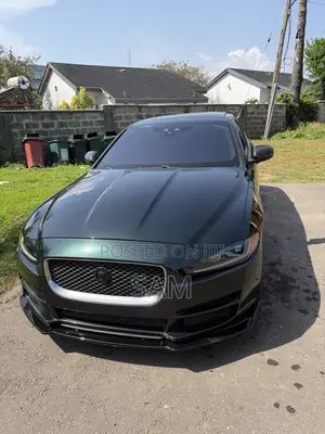 Jaguar XE 25t Premium RWD 2018 Green