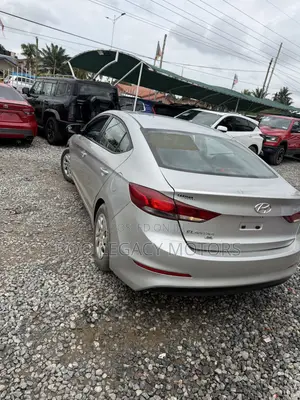 Hyundai Elantra 2017 Silver