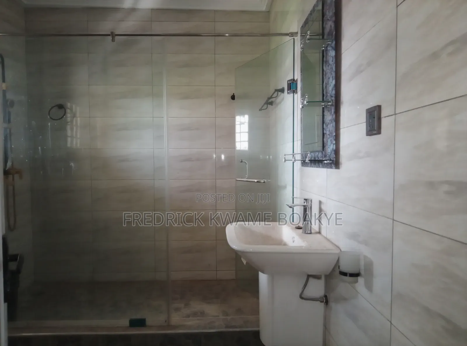 3bdrm House in Brother K Estate, Kumasi Metropolitan for rent