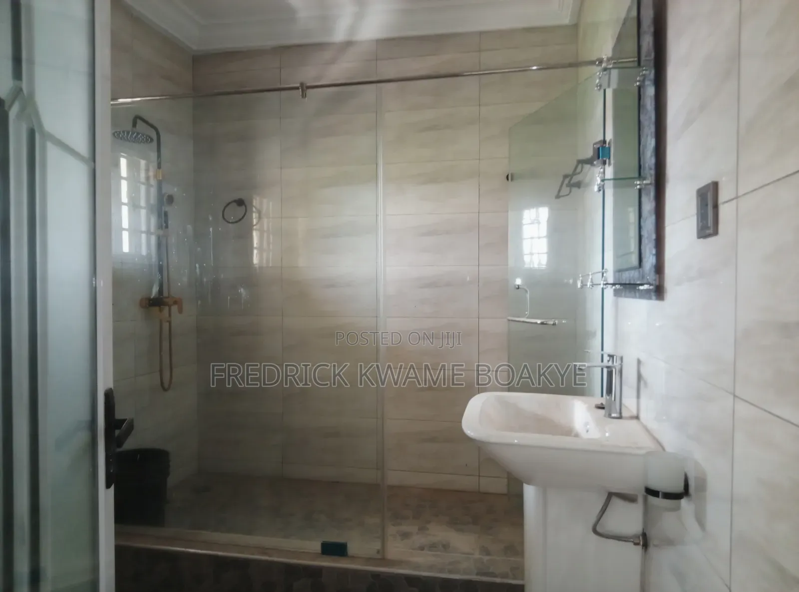 3bdrm House in Brother K Estate, Kumasi Metropolitan for rent