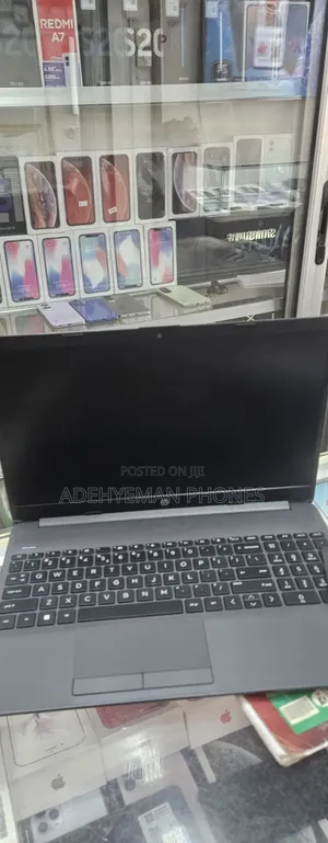 New Laptop HP 250 G10 4GB Intel SSD 256GB