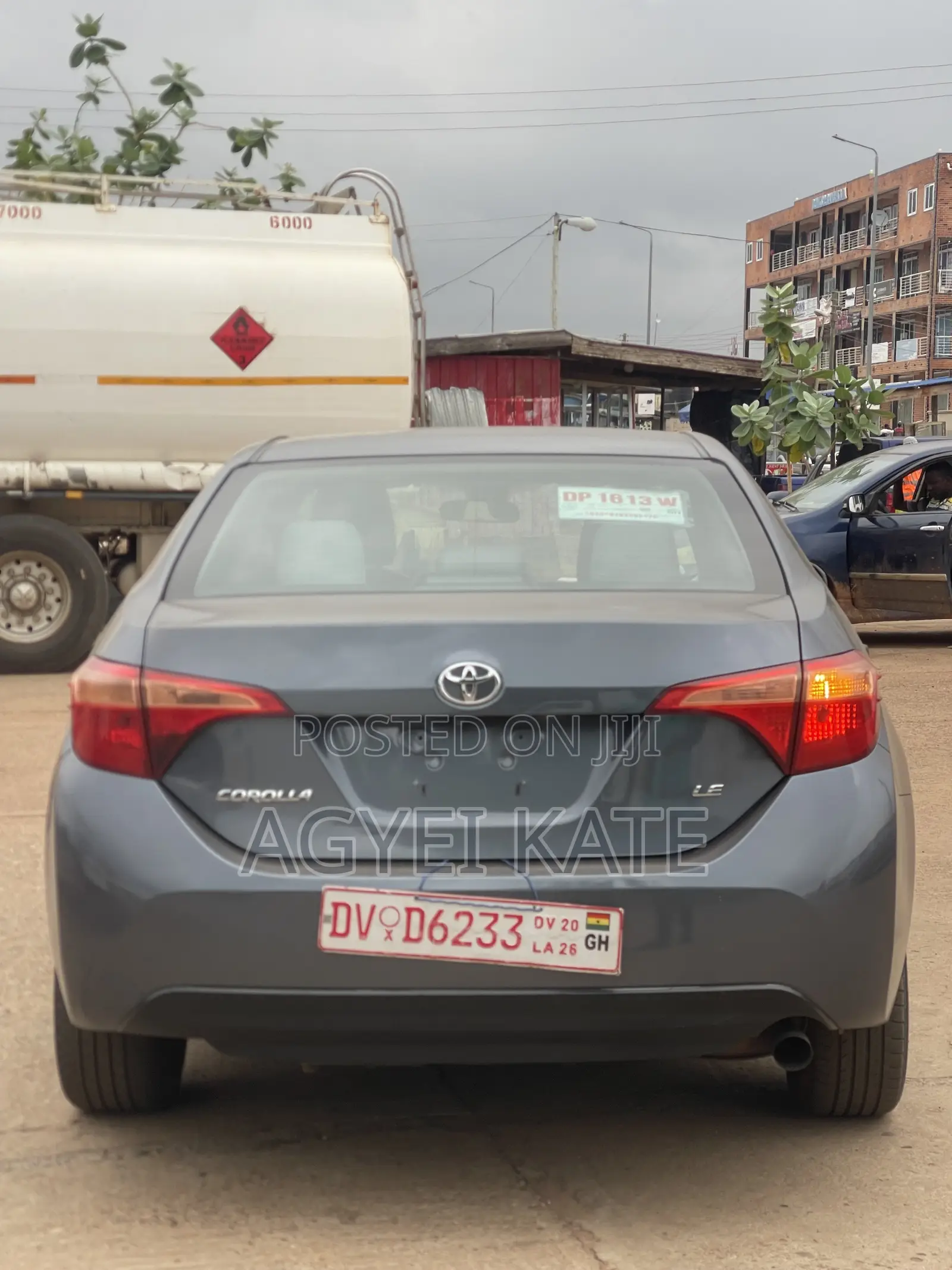 Toyota Corolla LE 4dr Sedan (1.8L 4cyl CVT) 2017 Gray