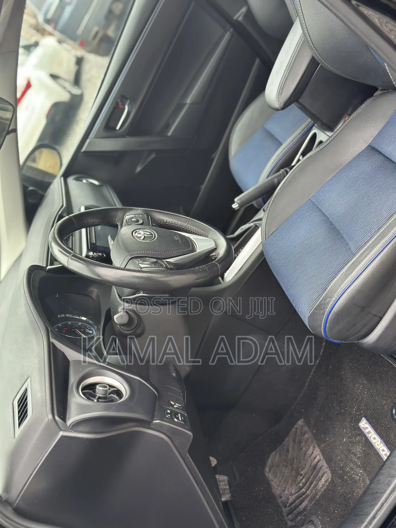 Toyota Corolla SE (1.8L 4cyl 2A) 2018 Black