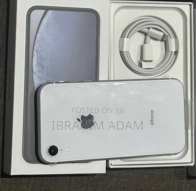 Apple iPhone XR 64 GB White