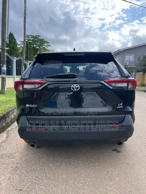 Toyota RAV4 LE AWD 2024 Black