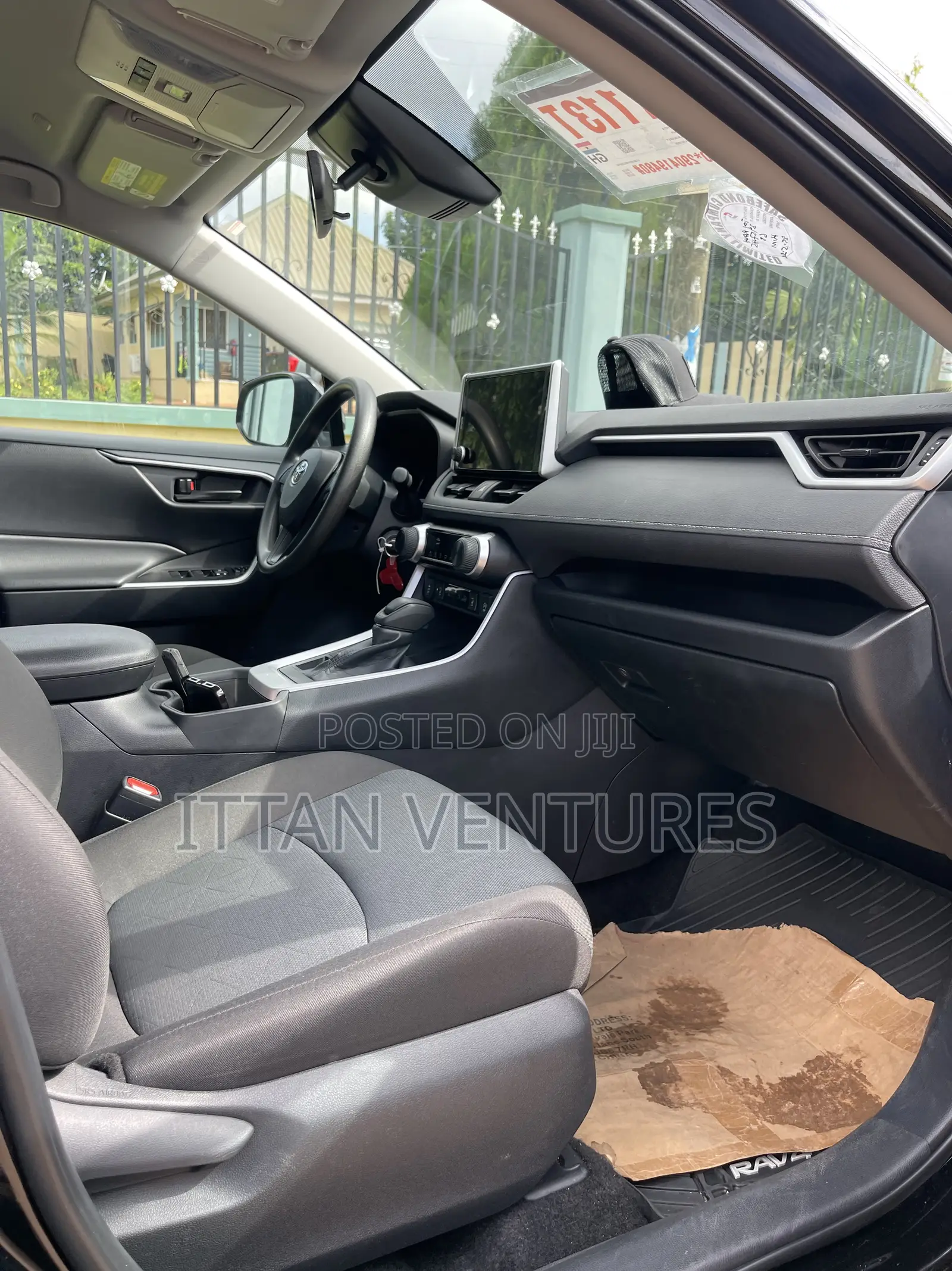 Toyota RAV4 LE AWD 2024 Black