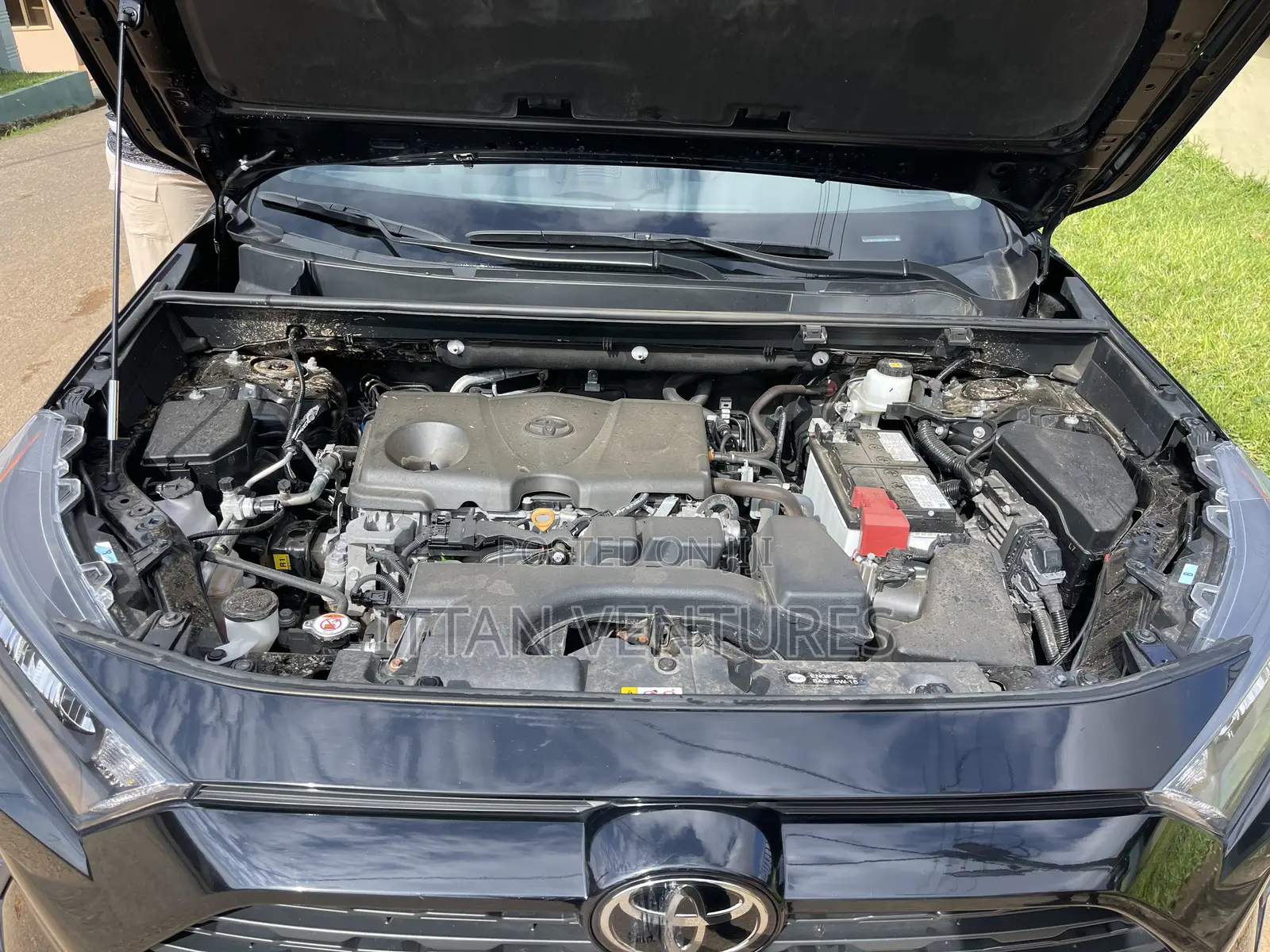 Toyota RAV4 LE AWD 2024 Black