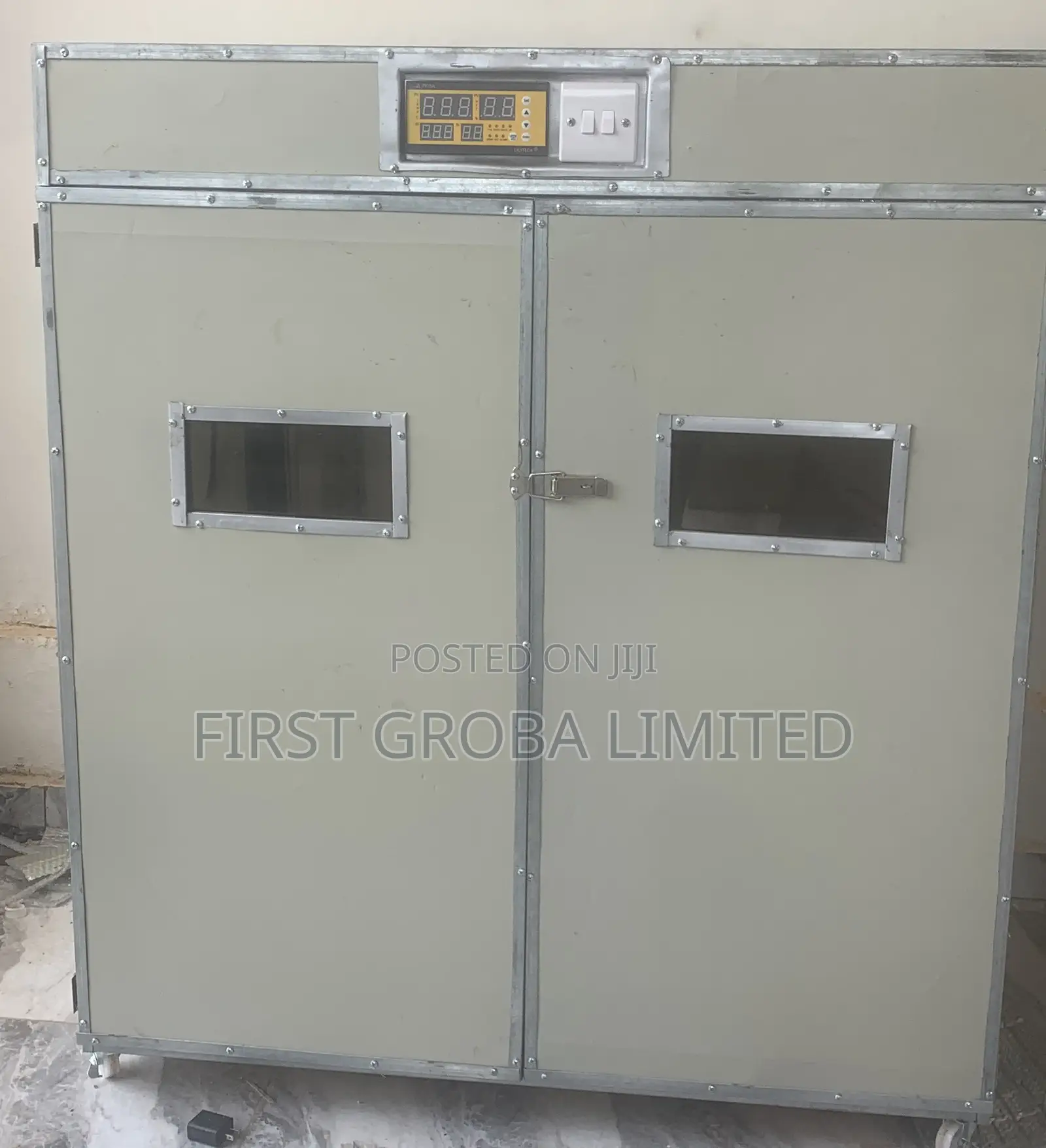 Automatic Incubator, 2112 Capacity Incubator
