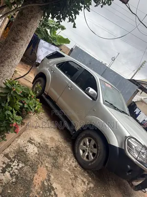Toyota Fortuner 2.5 D AWD 2010 Silver