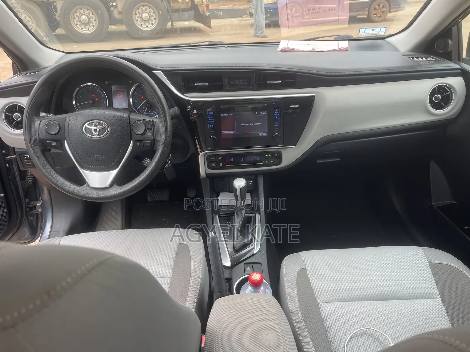 Toyota Corolla LE 4dr Sedan (1.8L 4cyl CVT) 2017 Gray