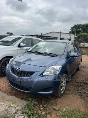 Toyota Belta 2010 Blue